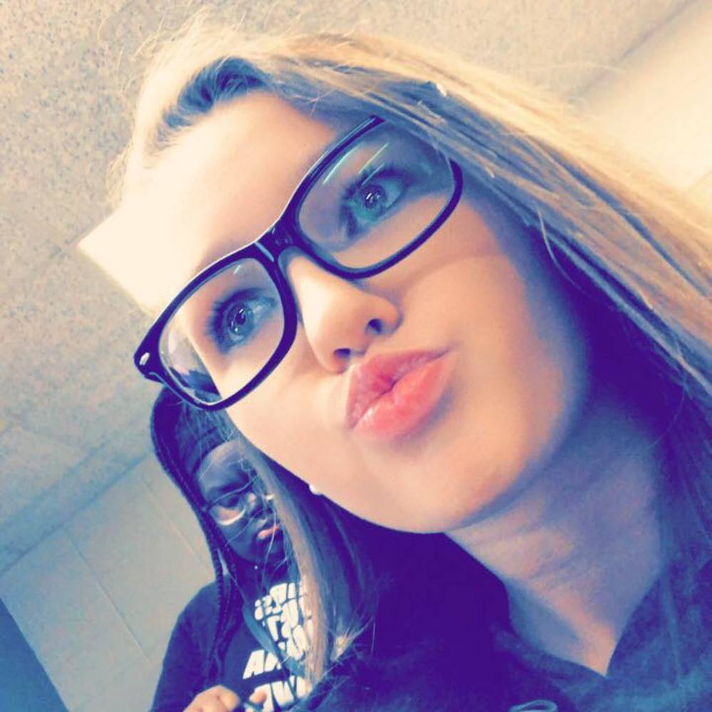 Meet your Posher, Mackenzie